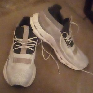 ON Cloudnova women's size 8.5